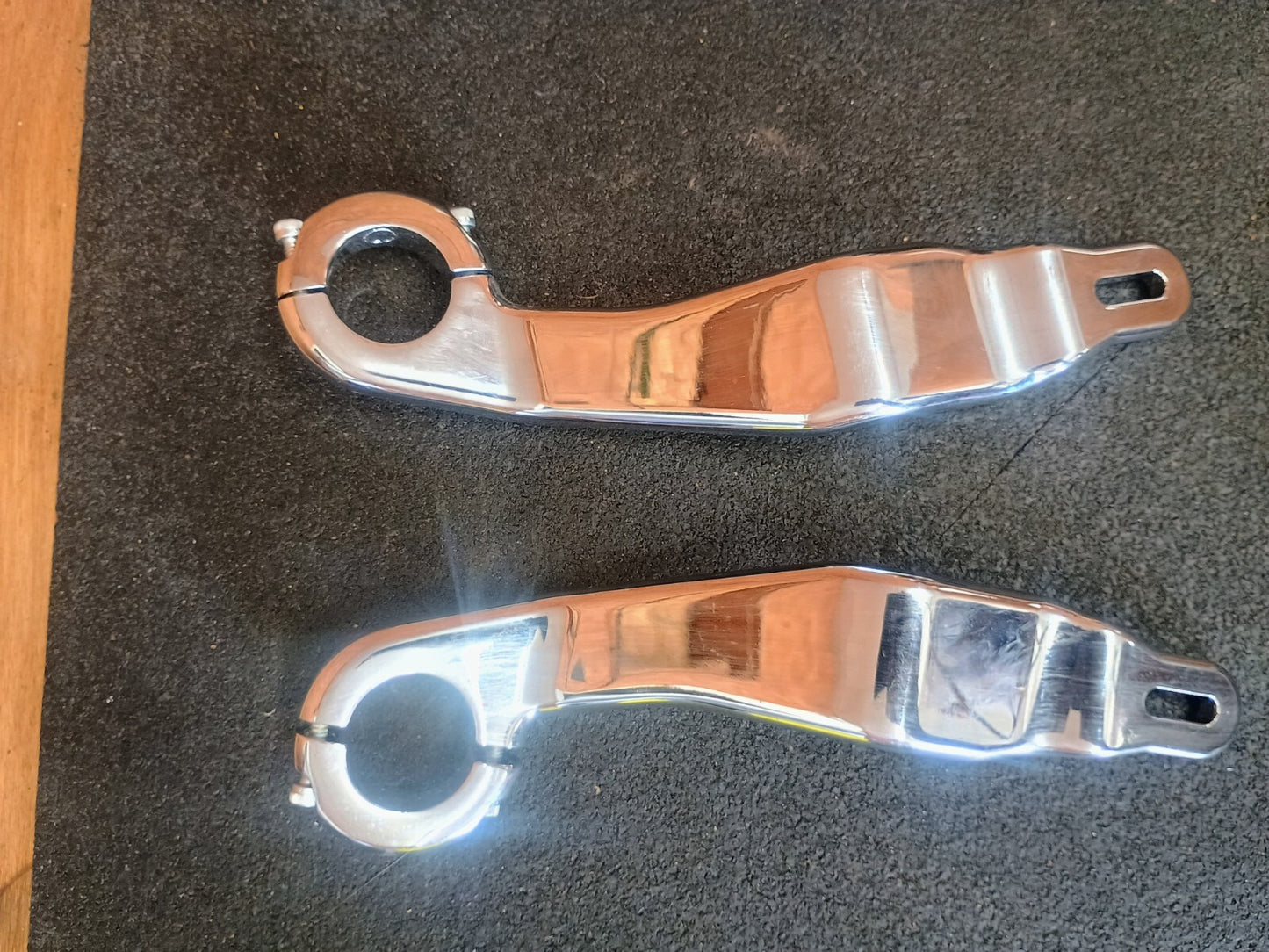 GENUINE HARLEY DAVIDSON CHROME 2015+ ROAD GLIDE FAIRING SUPPORTS 47200278