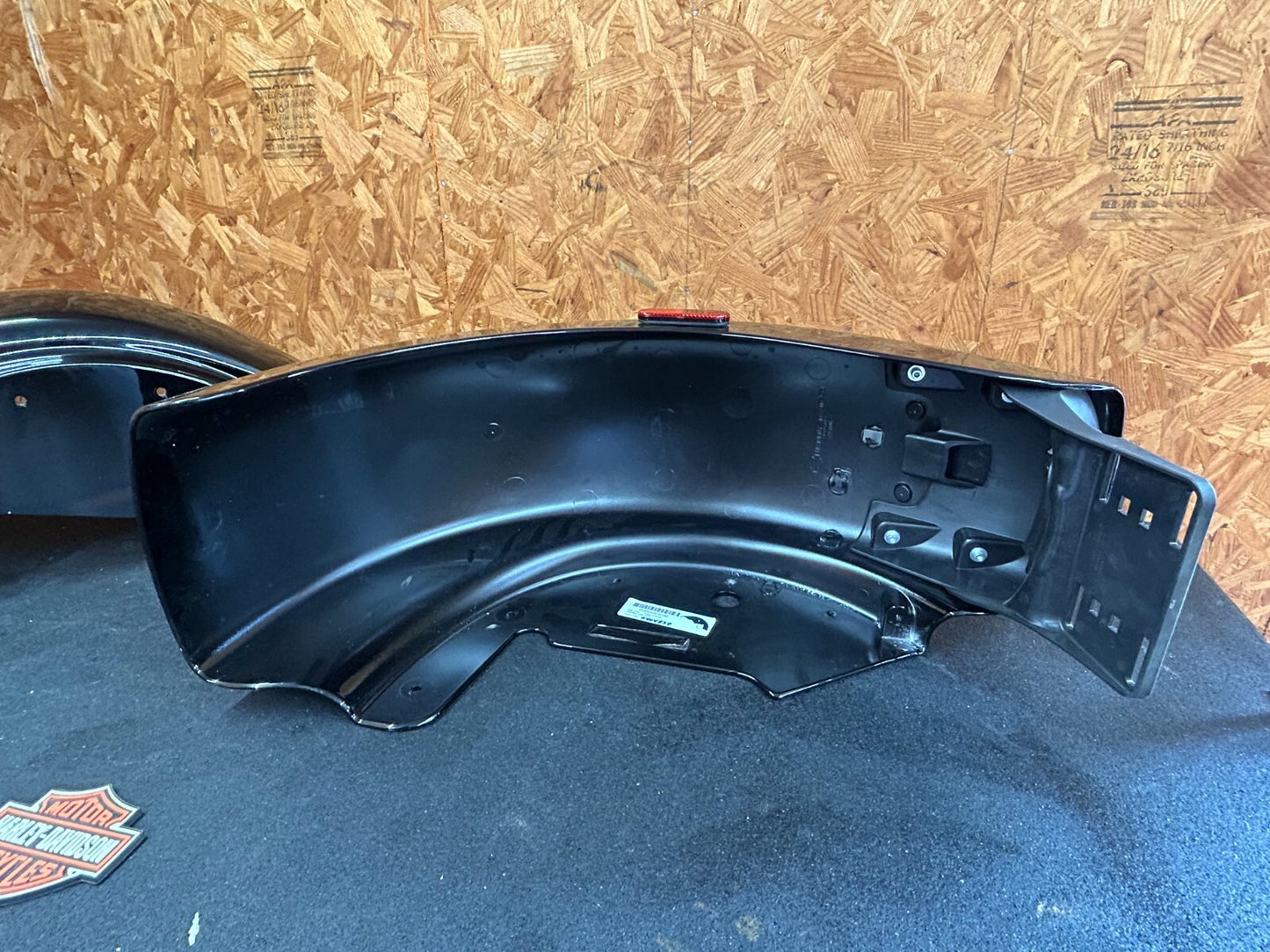 OEM HARLEY-DAVIDSON 15-24 Freewheeler Trike Left & Right Rear Fender Set