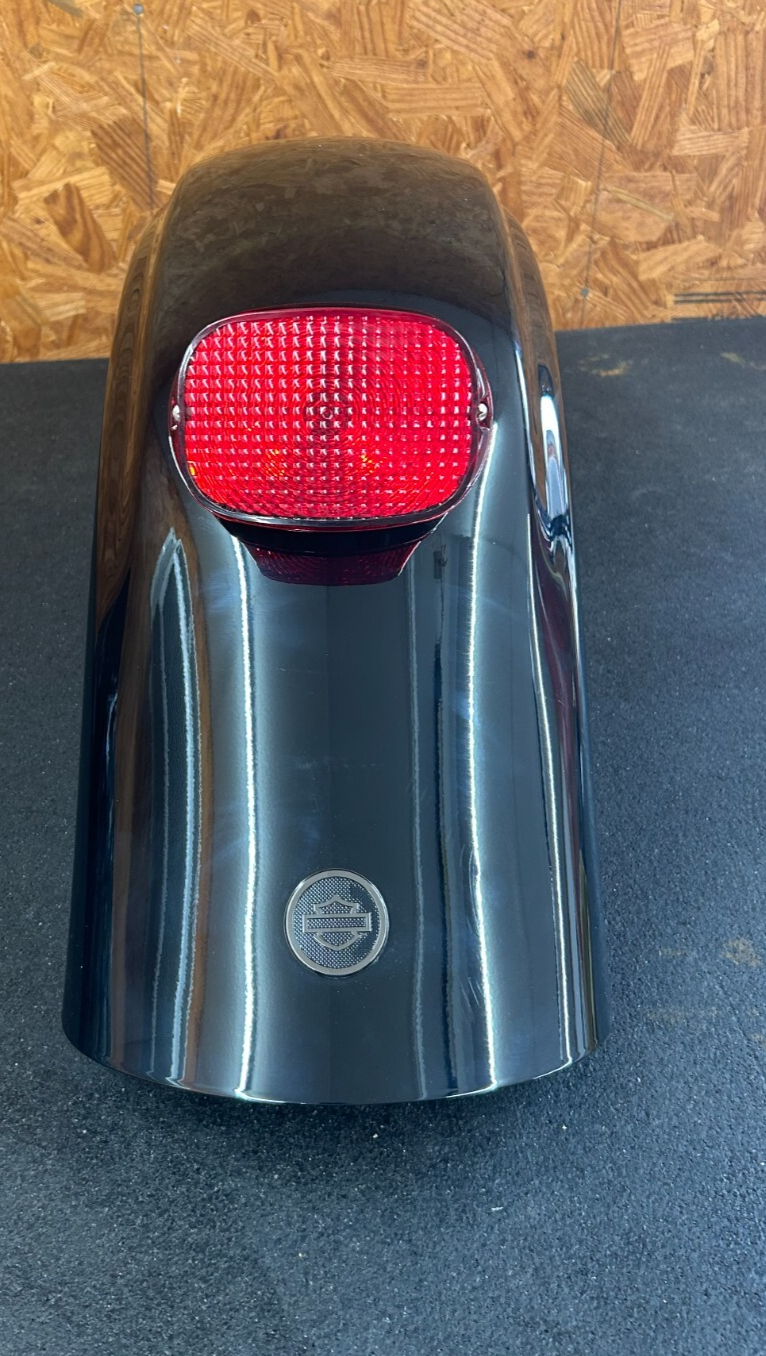OEM HARLEY-DAVIDSON 2024 STREET GLIDE REAR FENDER WITH TAIL LIGHT
