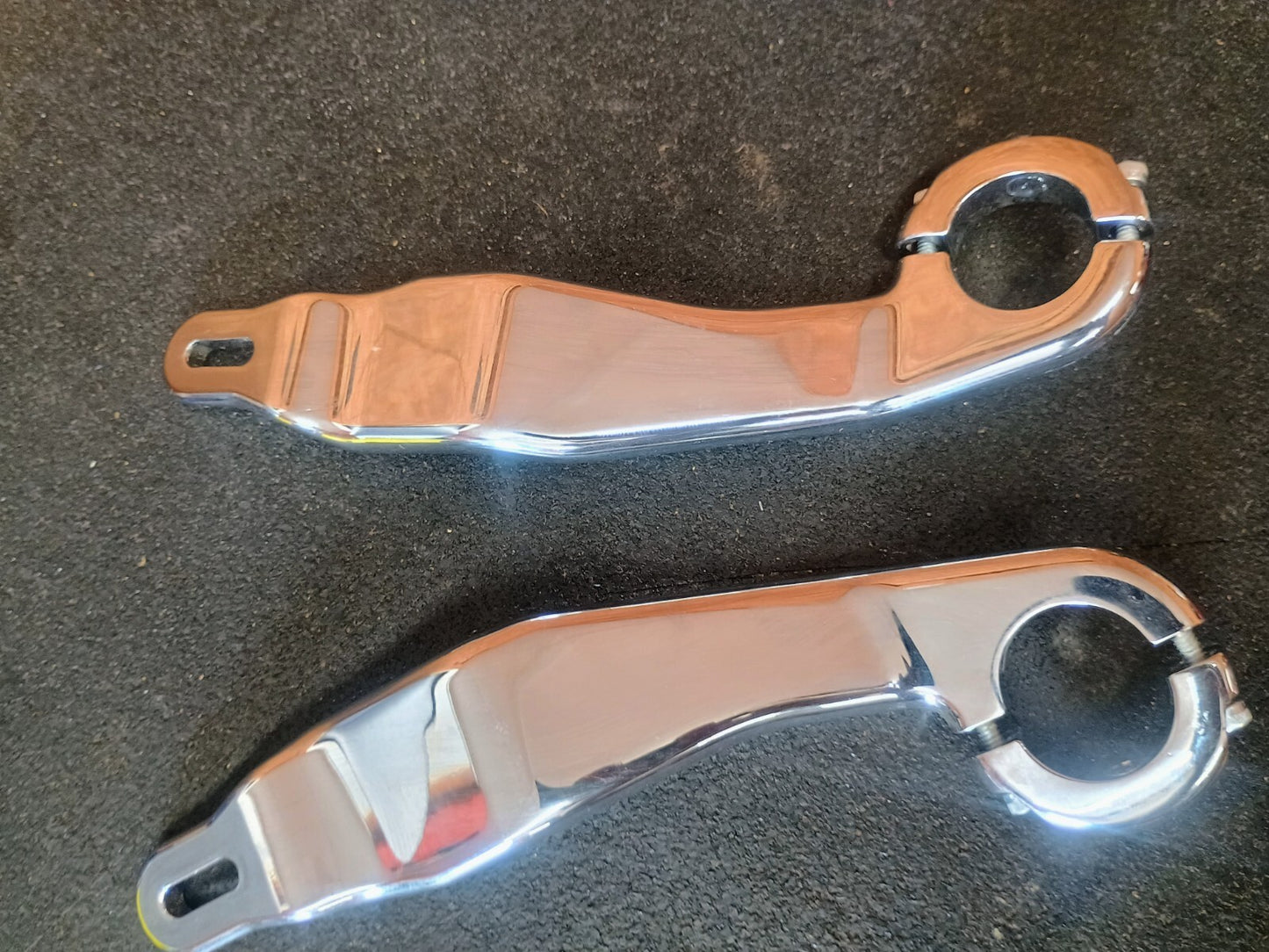 GENUINE HARLEY DAVIDSON CHROME 2015+ ROAD GLIDE FAIRING SUPPORTS 47200278