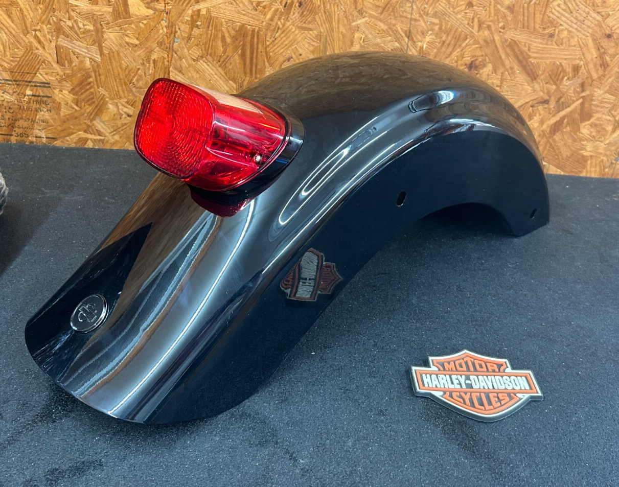 OEM HARLEY-DAVIDSON 2024 STREET GLIDE REAR FENDER WITH TAIL LIGHT